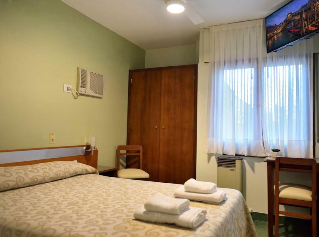 Residencial Italia Bed & Breakfast Córdoba Exterior photo